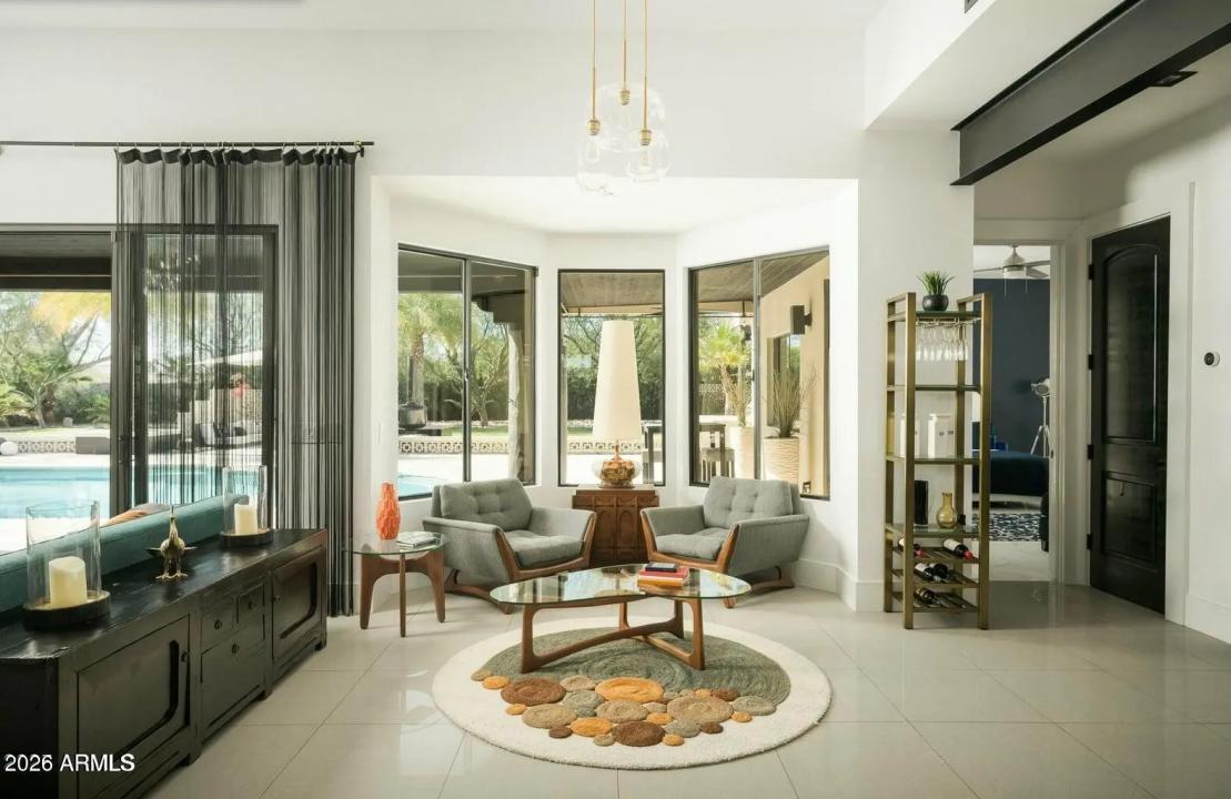 Real Estate Picture 12