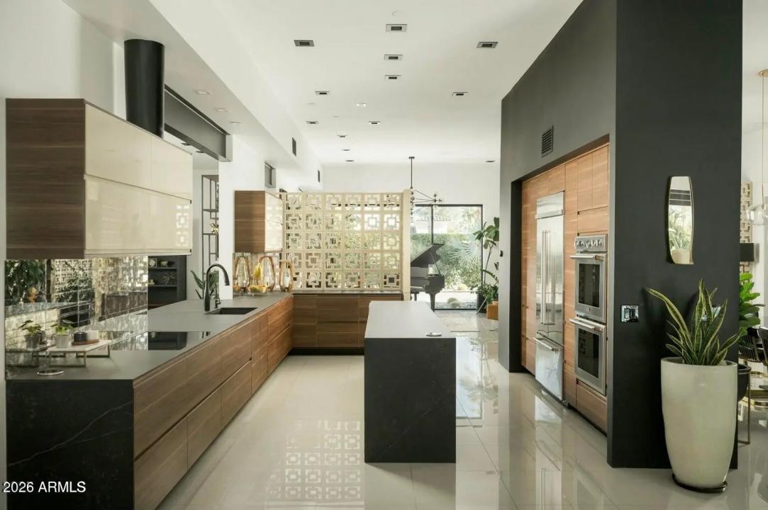 Real Estate Picture 13