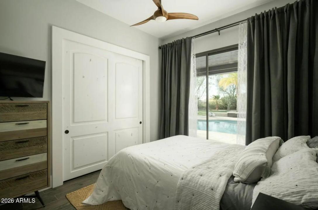 Real Estate Picture 23