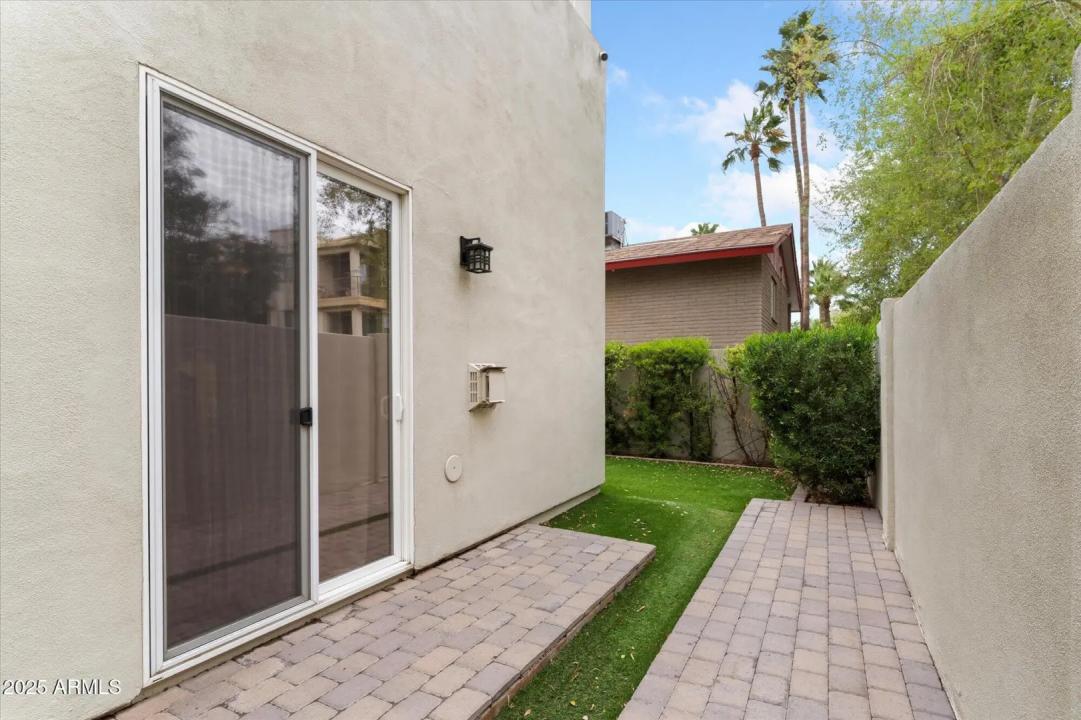 Real Estate Picture 19