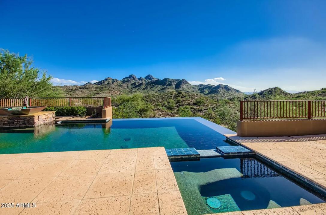 9247 N 24TH Way Phoenix AZ 85028