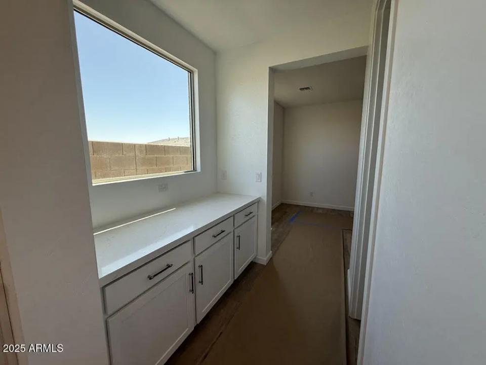 Real Estate Picture 13