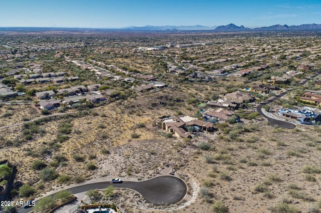 Real Estate Picture 9
