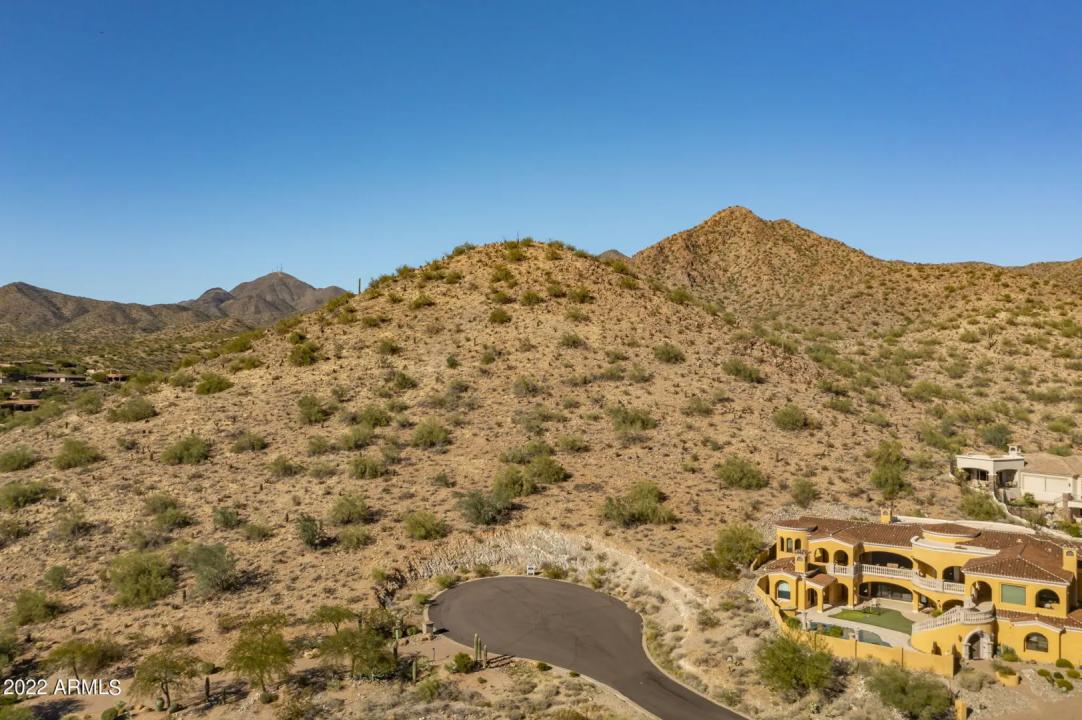 Real Estate Picture 11