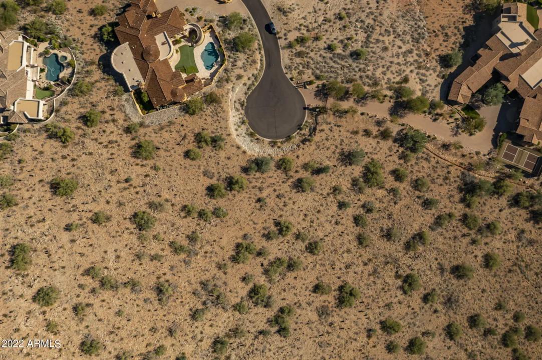 Real Estate Picture 12