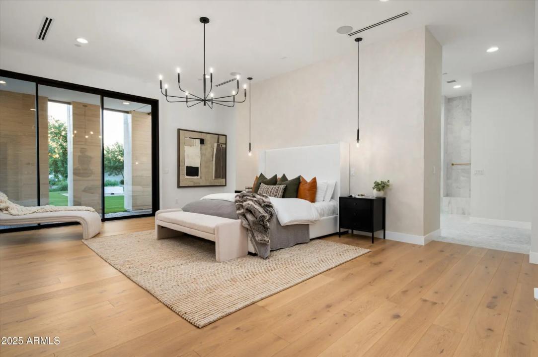 Real Estate Picture 25