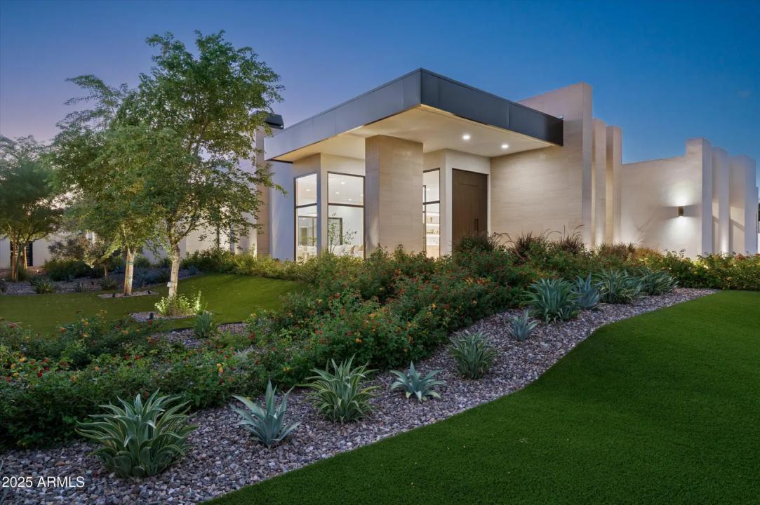 Real Estate Picture 4
