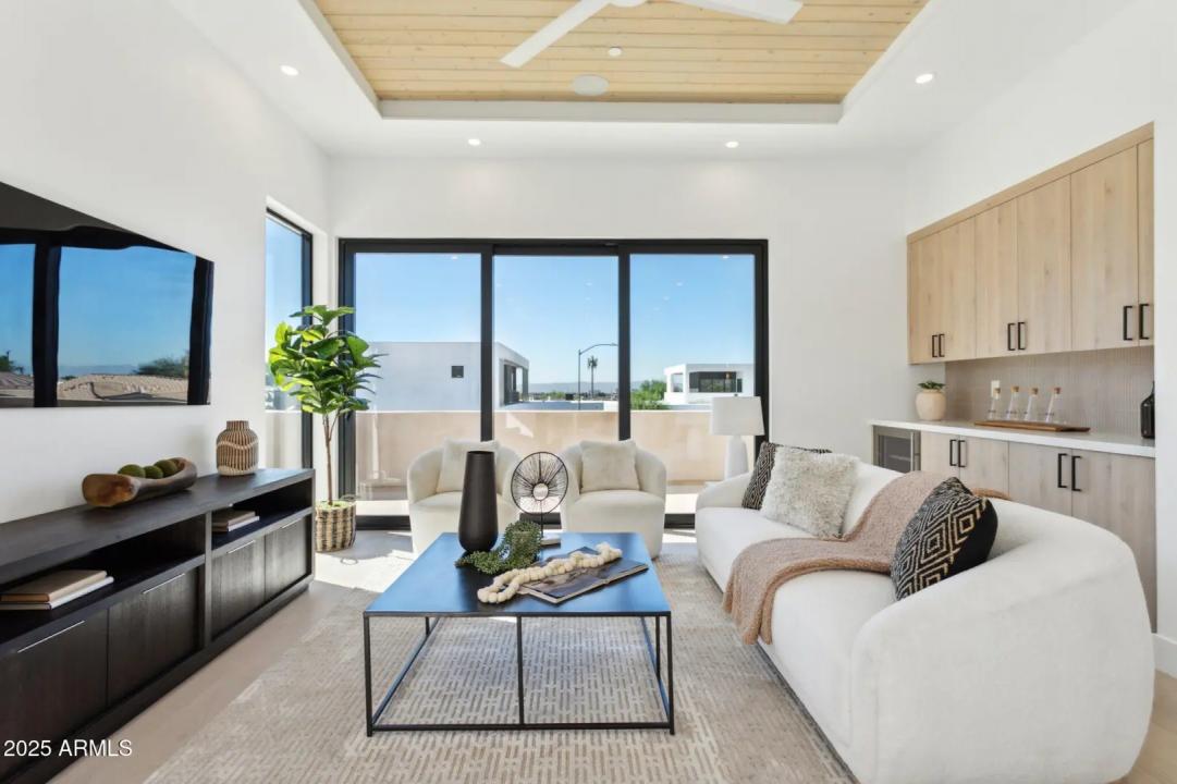 Real Estate Picture 19