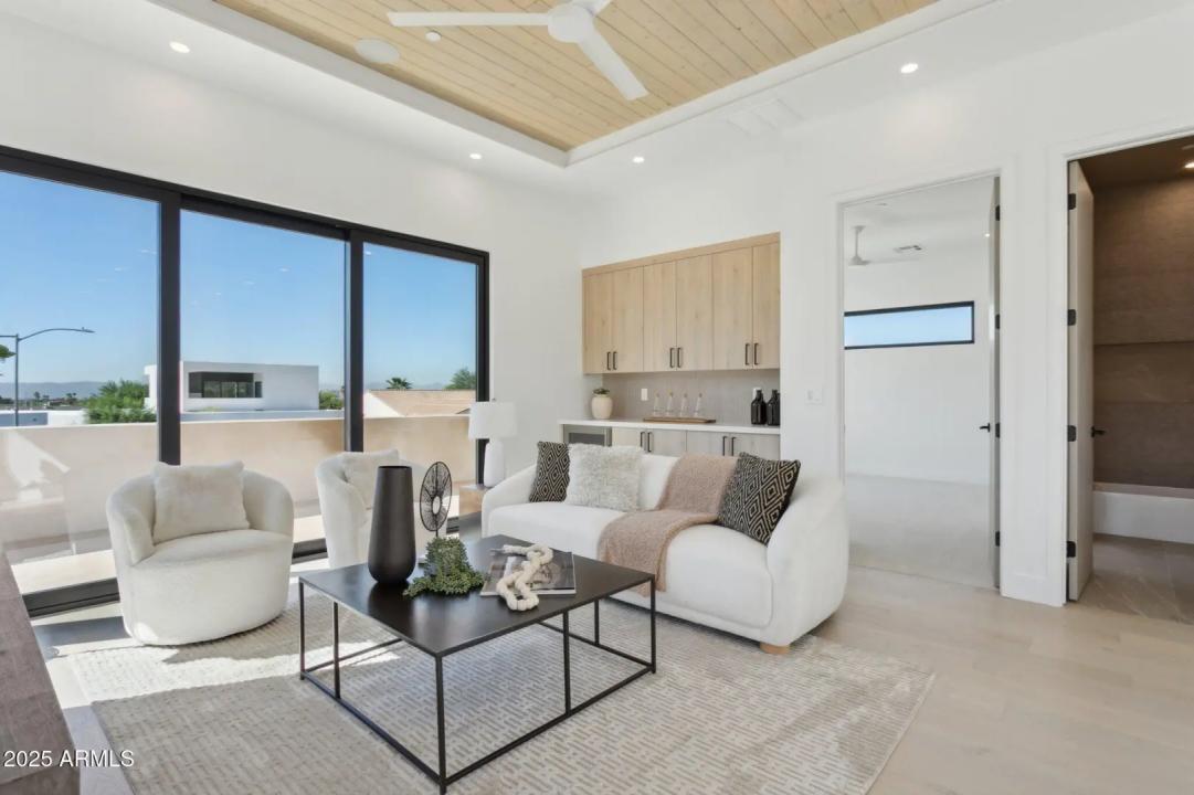 Real Estate Picture 20