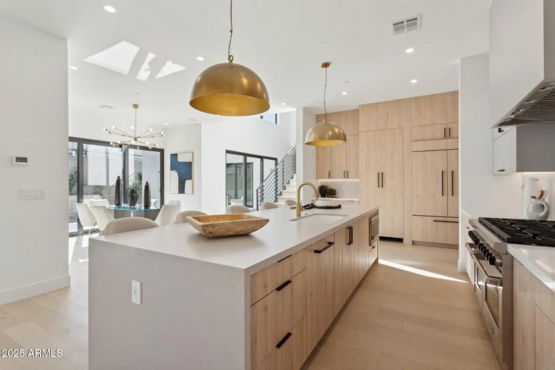 Real Estate Picture 14