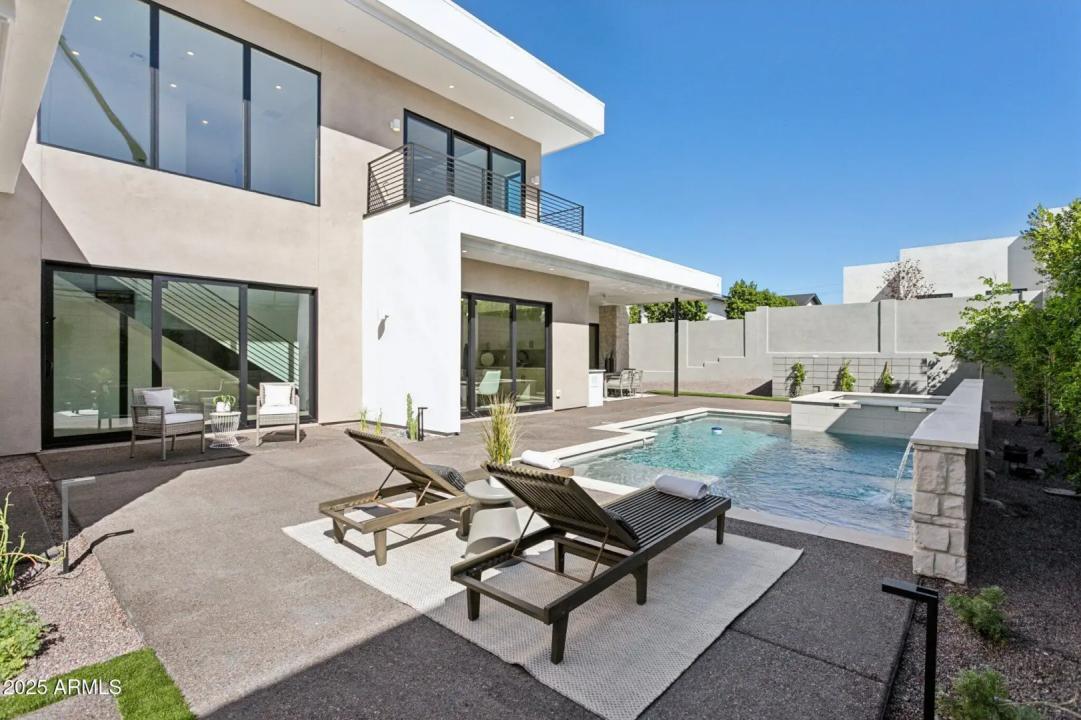 Real Estate Picture 43