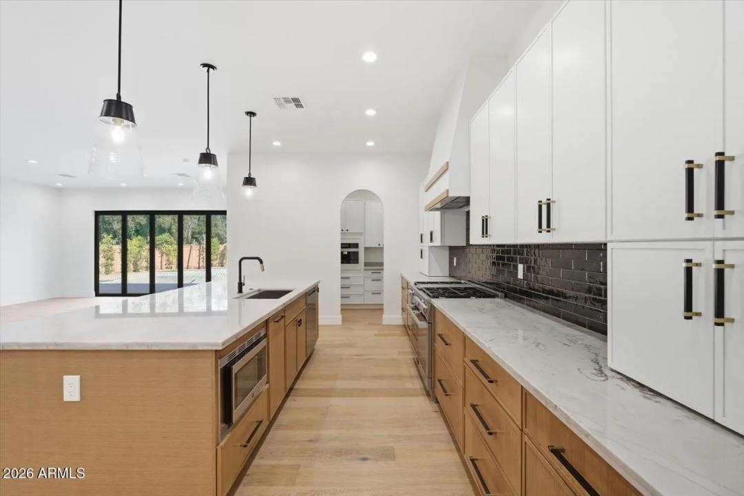 Real Estate Picture 1