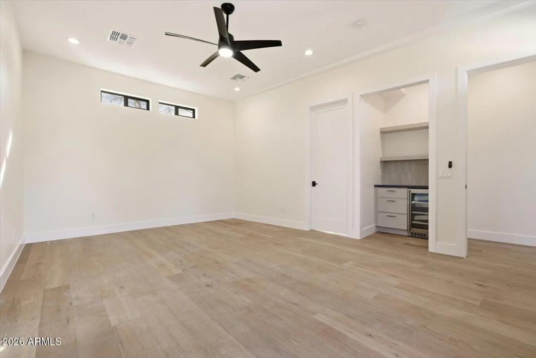 Real Estate Picture 9