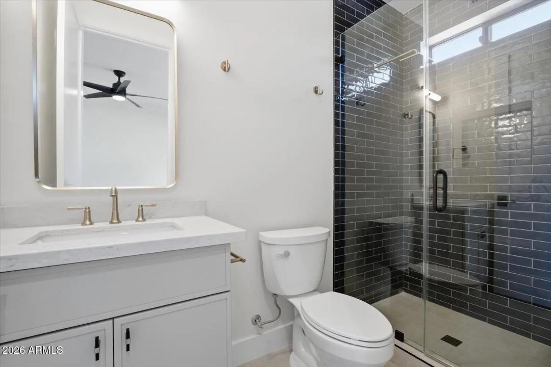 Real Estate Picture 14