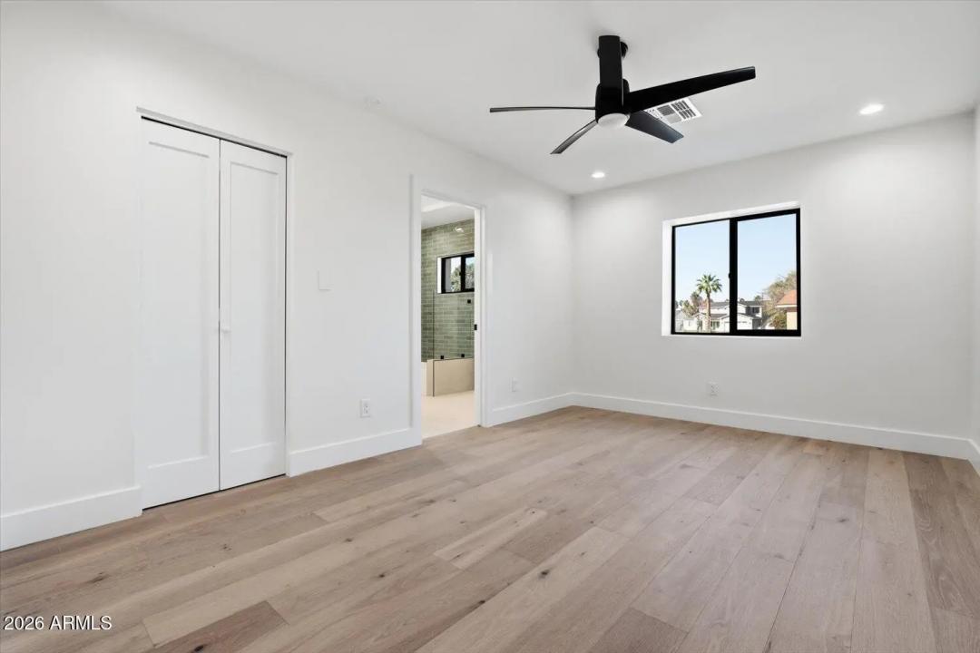 Real Estate Picture 15