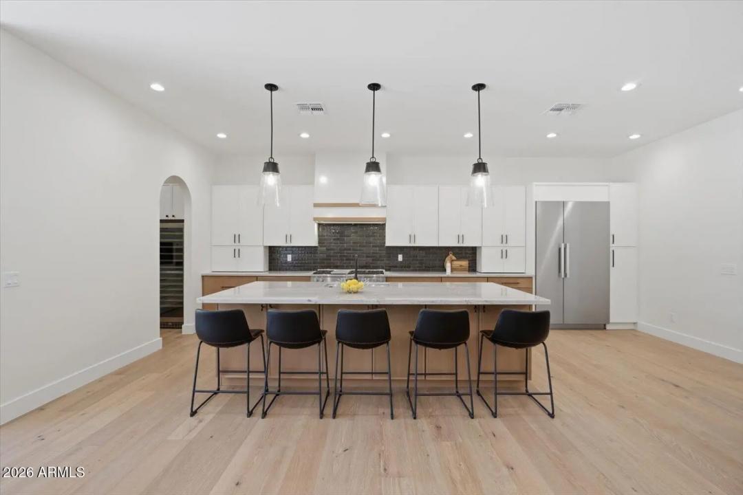 Real Estate Picture 8