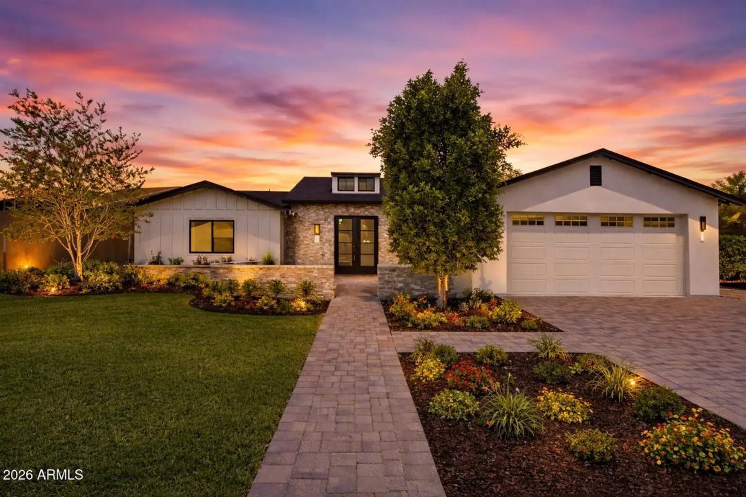 4348 E MITCHELL Drive Phoenix AZ 85018