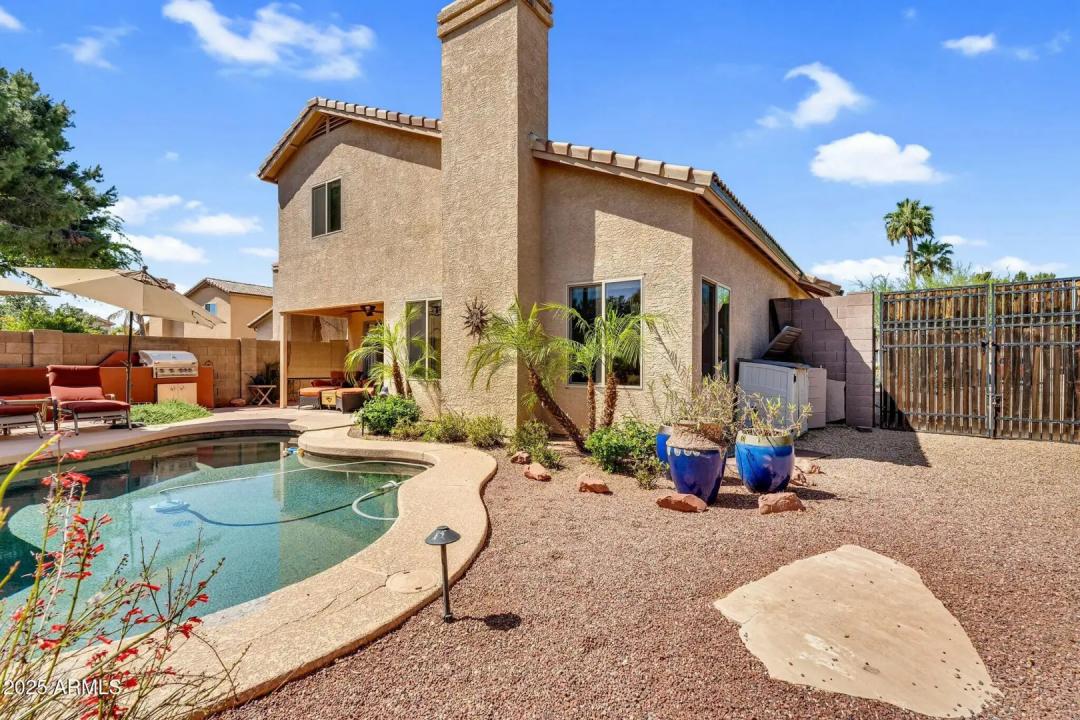 Real Estate Picture 25