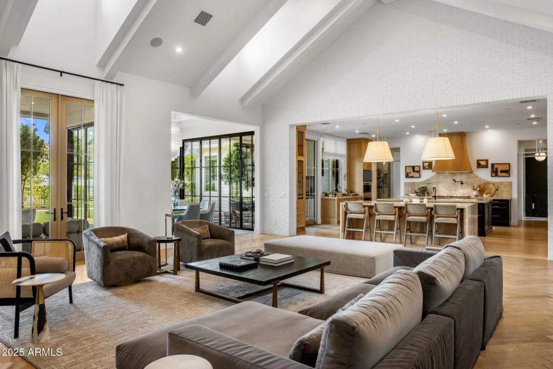 Real Estate Picture 3