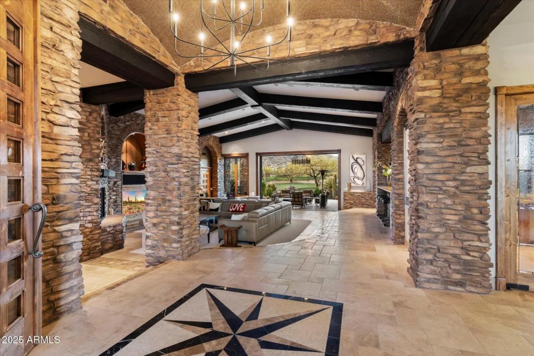 Real Estate Picture 7