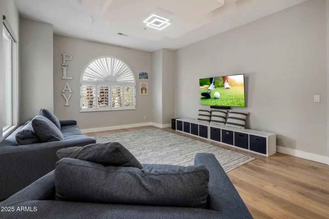 Real Estate Picture 15