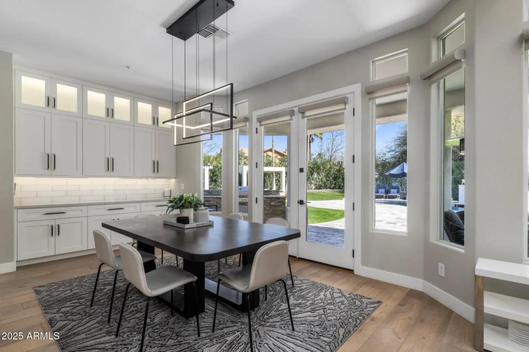 Real Estate Picture 7