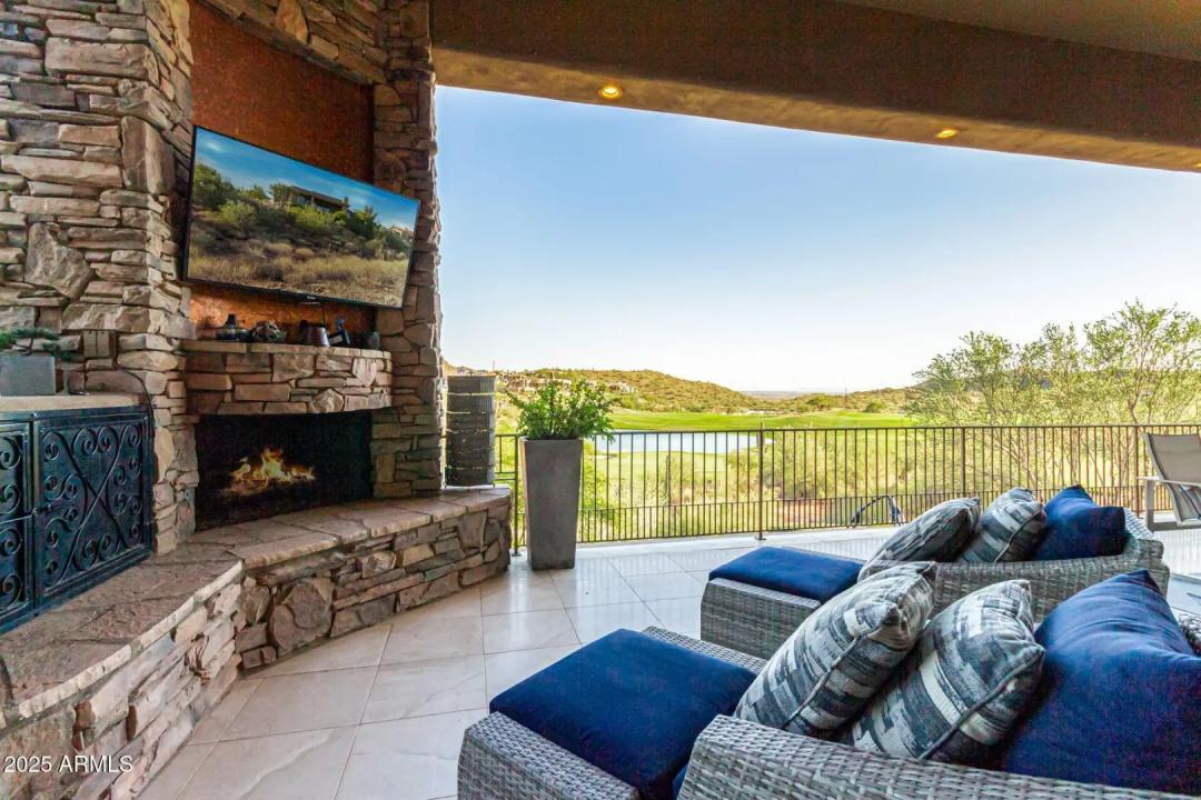 Real Estate Picture 9