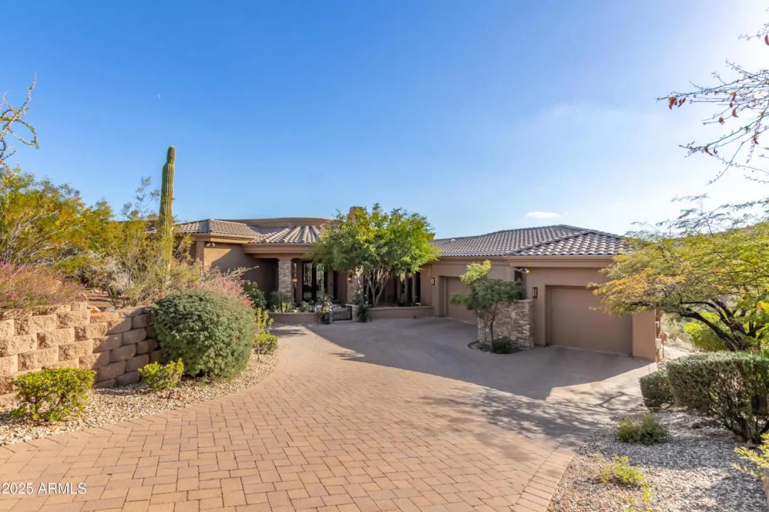 Real Estate Picture 4