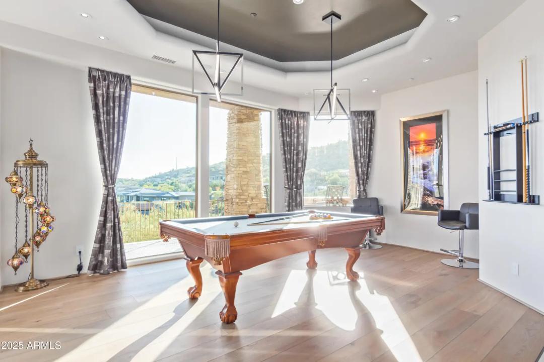Real Estate Picture 15