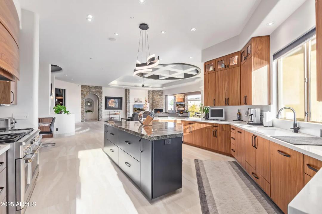 Real Estate Picture 20