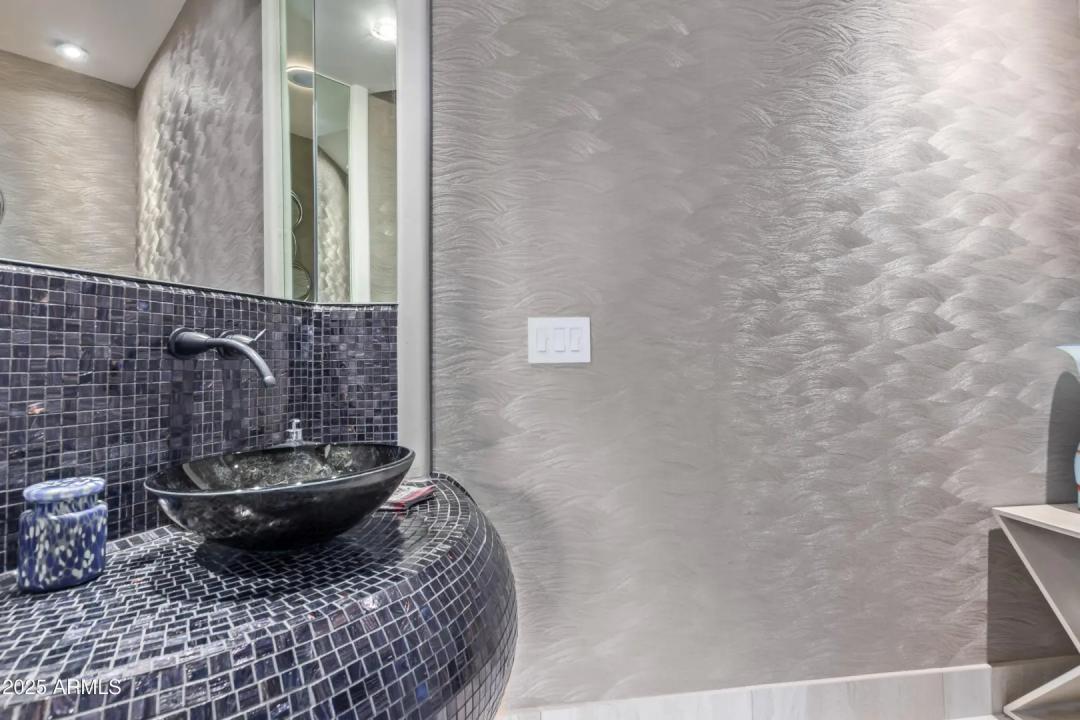 Real Estate Picture 25