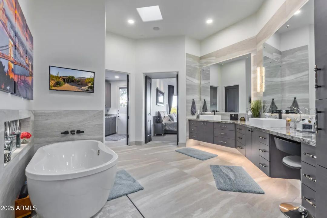 Real Estate Picture 30
