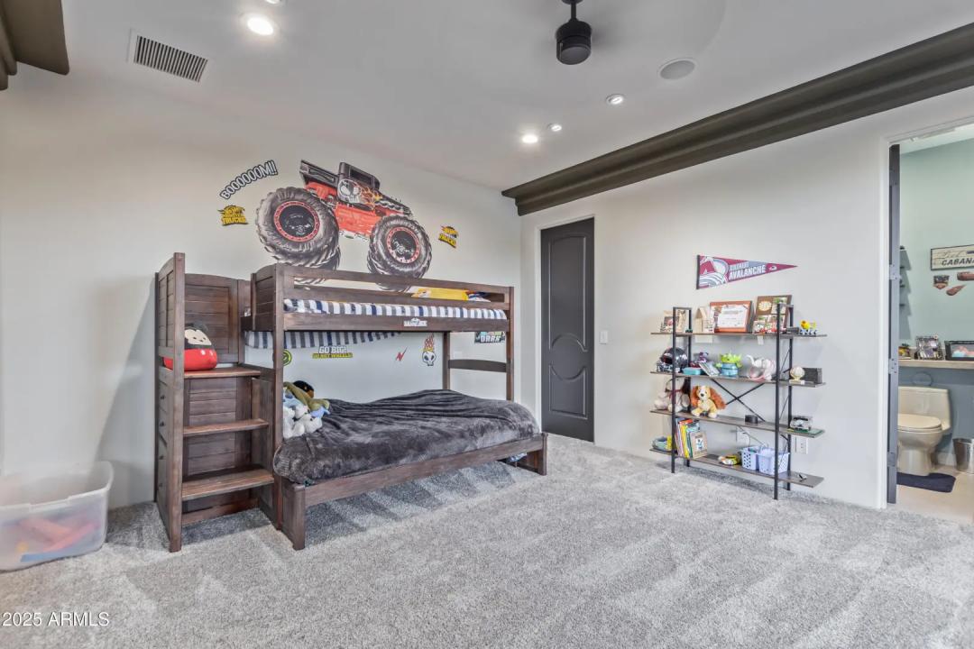 Real Estate Picture 35
