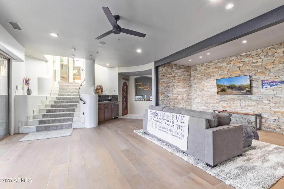 Real Estate Picture 38