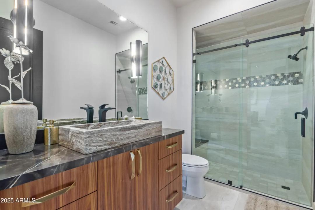 Real Estate Picture 23