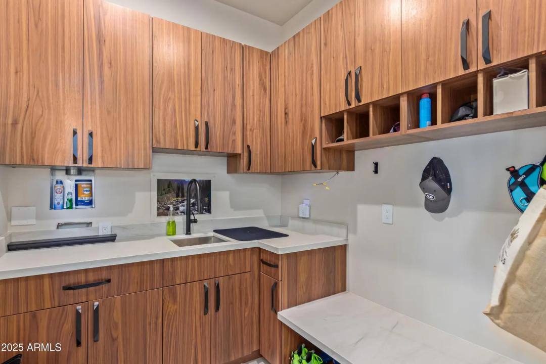 Real Estate Picture 43