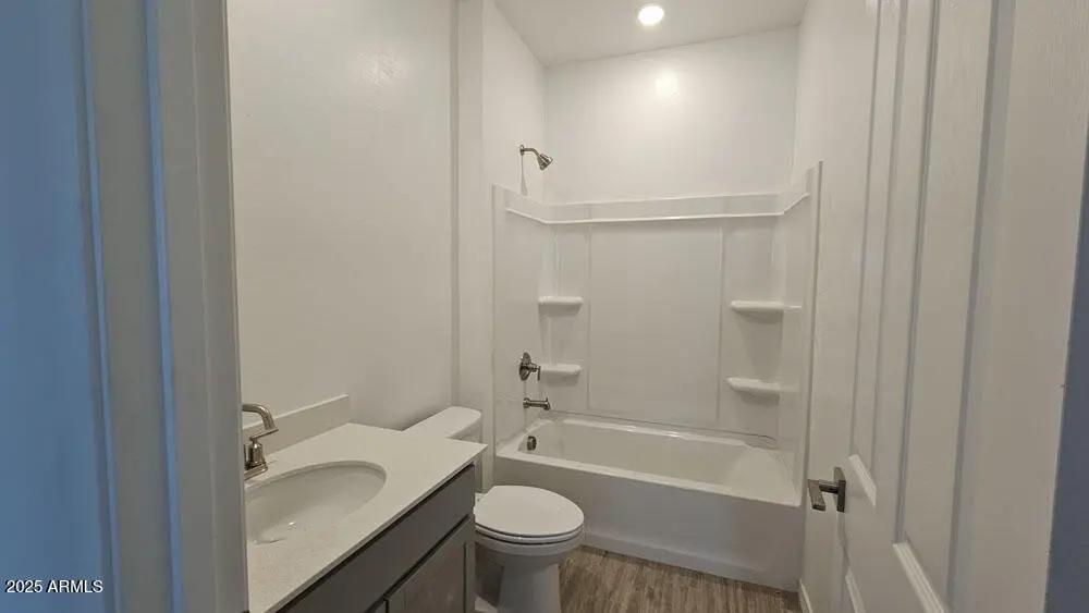 Real Estate Picture 9
