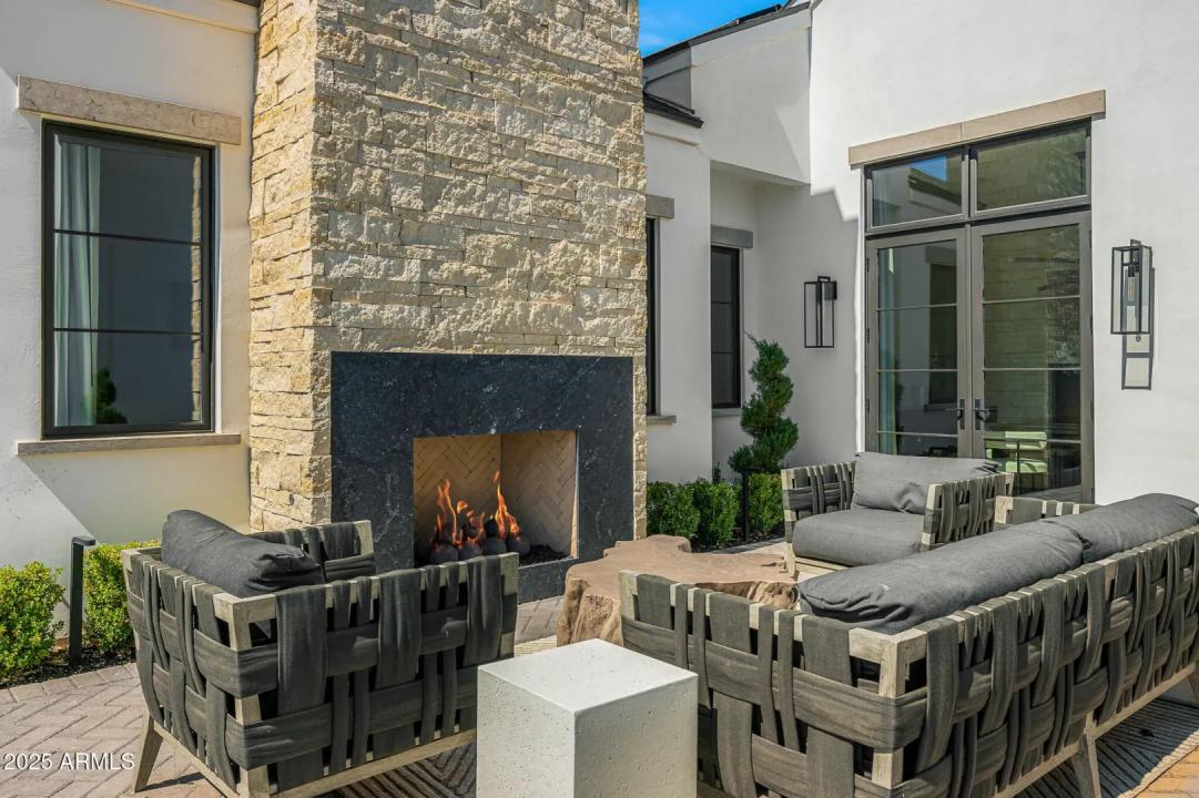 Real Estate Picture 5