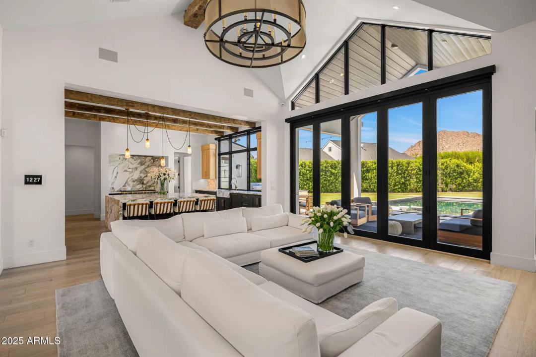Real Estate Picture 7