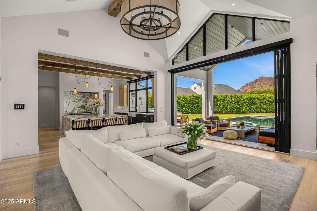Real Estate Picture 8