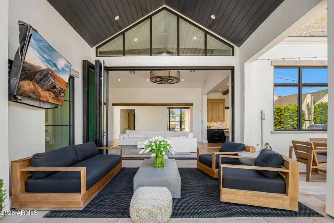 Real Estate Picture 9