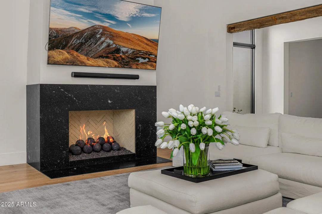 Real Estate Picture 10