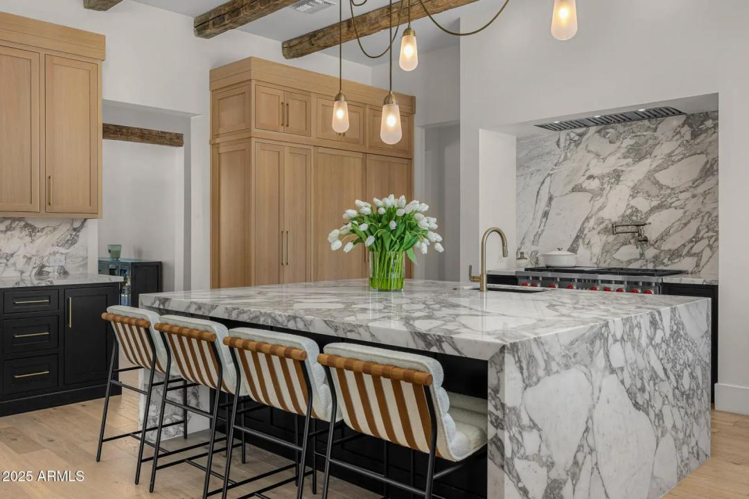Real Estate Picture 15