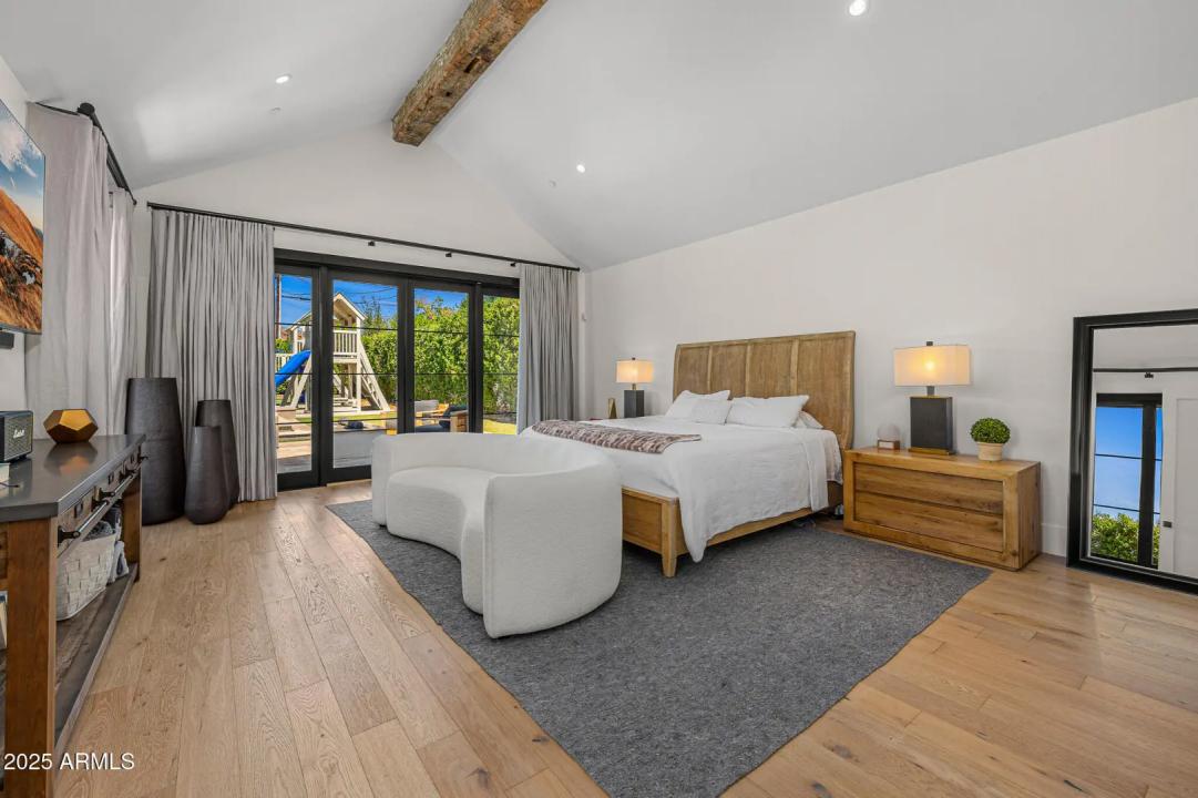 Real Estate Picture 20