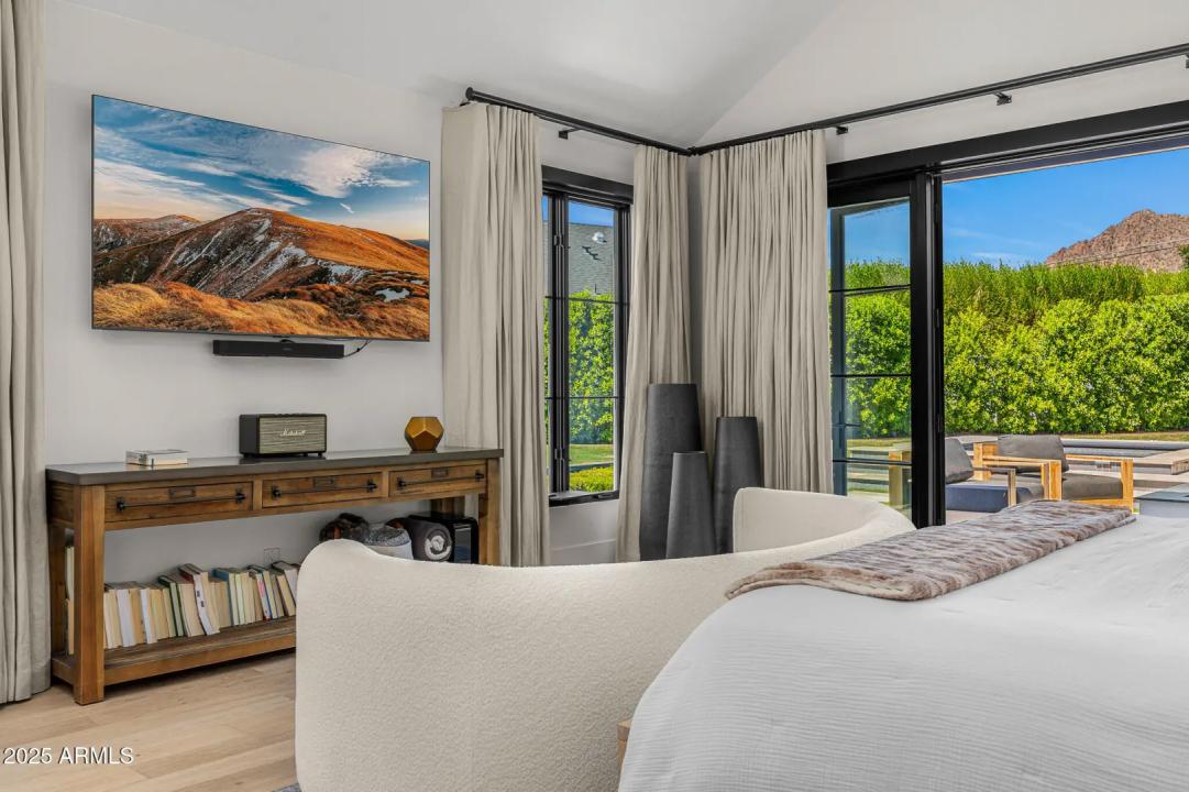 Real Estate Picture 22