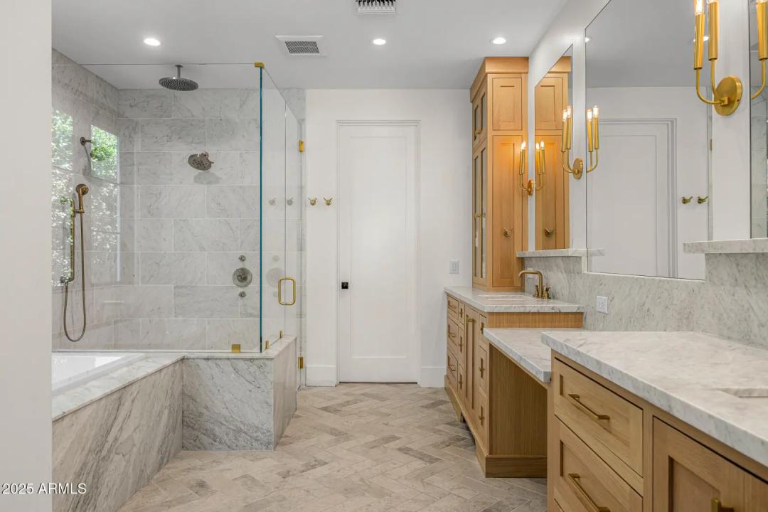 Real Estate Picture 24