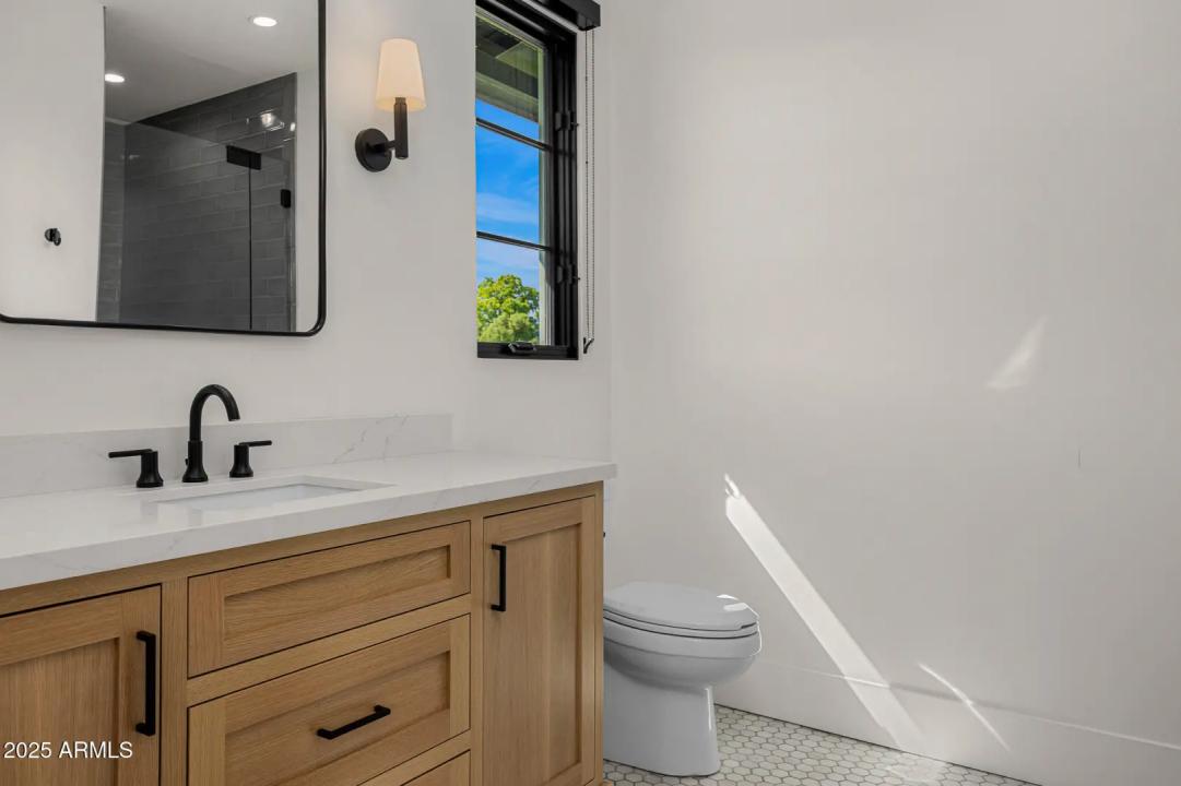 Real Estate Picture 34