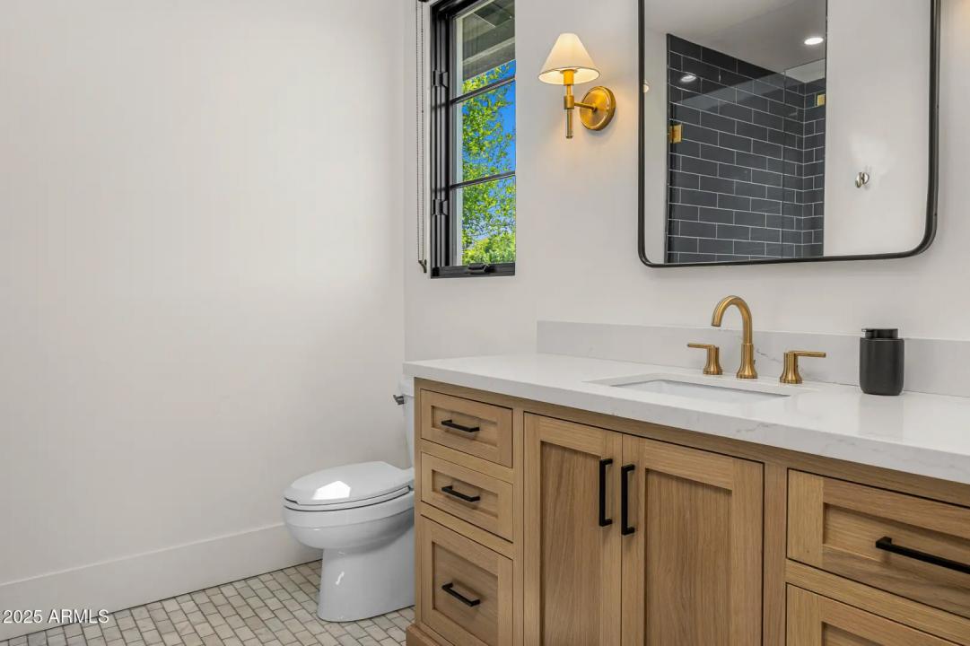 Real Estate Picture 38