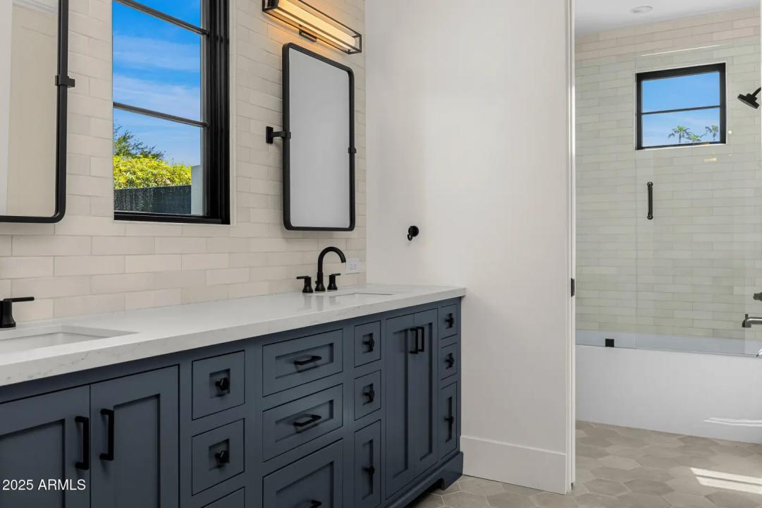 Real Estate Picture 40