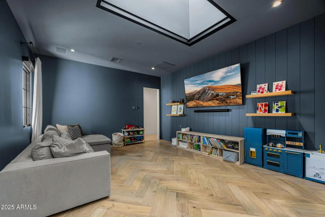 Real Estate Picture 43